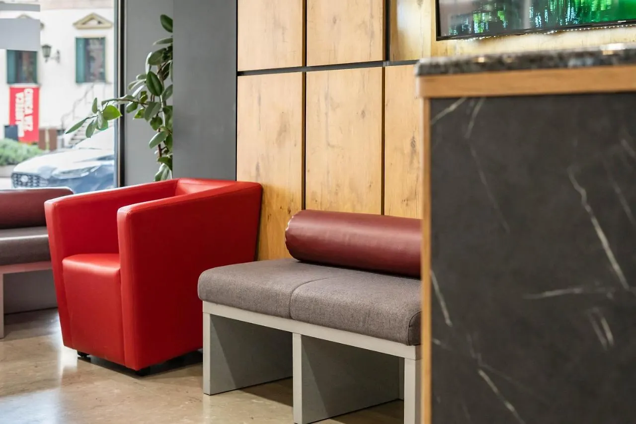 מסטרה Hotel Centrale 3*,  איטליה