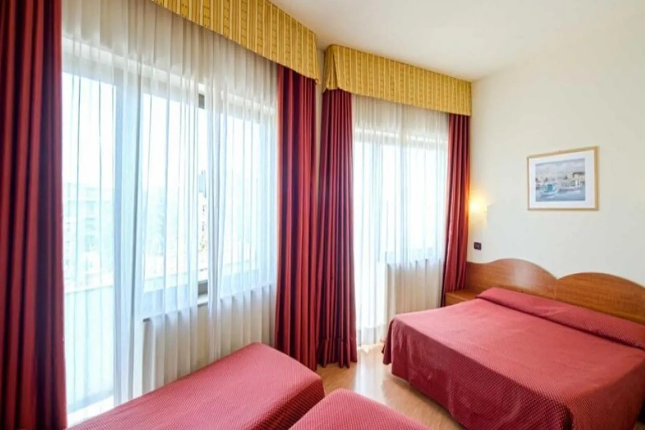 מסטרה Hotel Centrale 3*,  איטליה