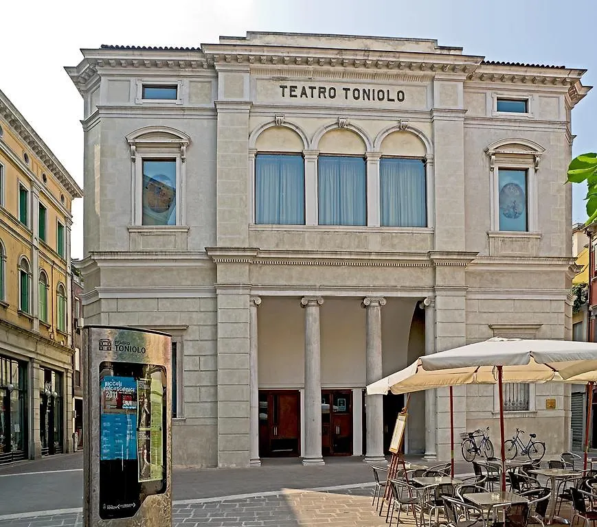 ***  מסטרה Hotel Centrale איטליה