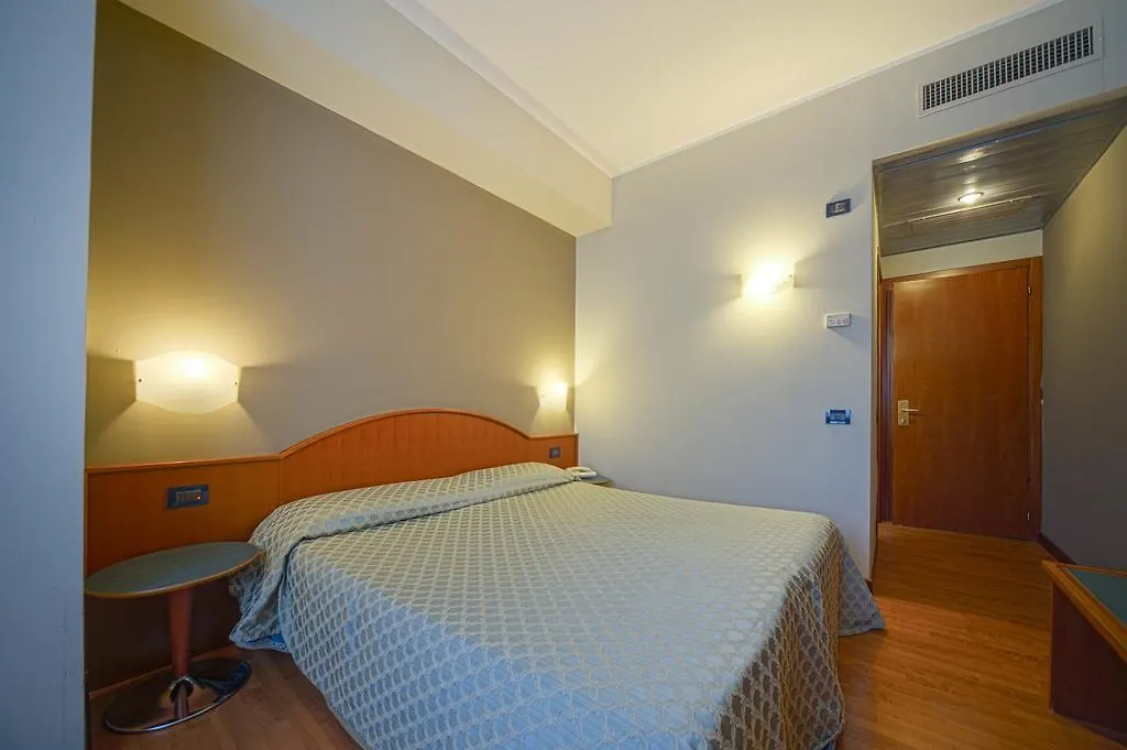מסטרה Hotel Centrale