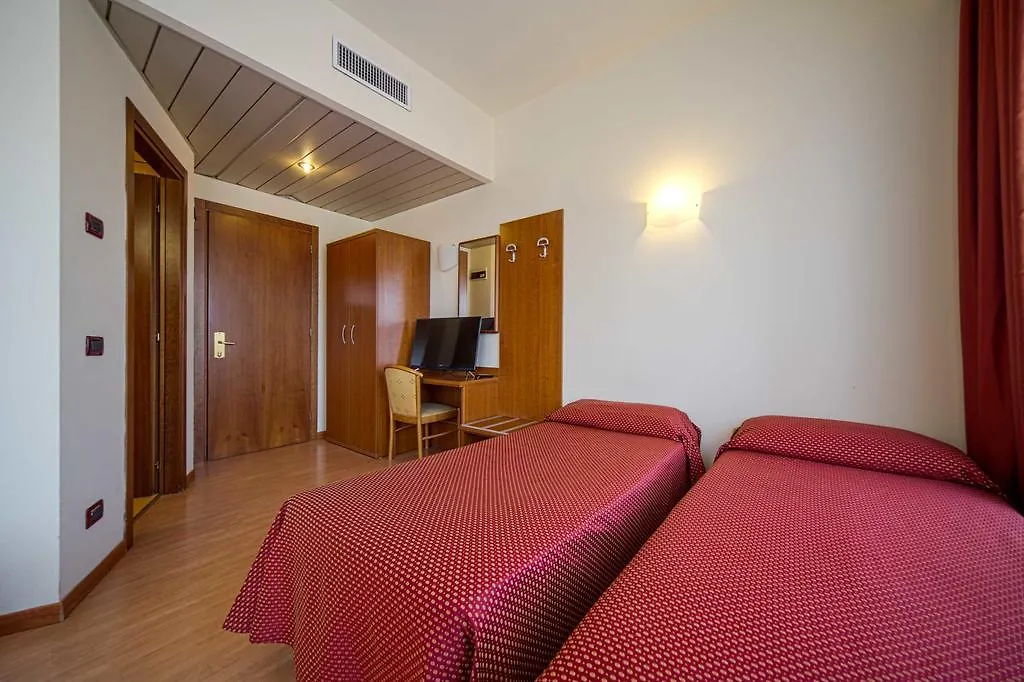 מסטרה Hotel Centrale