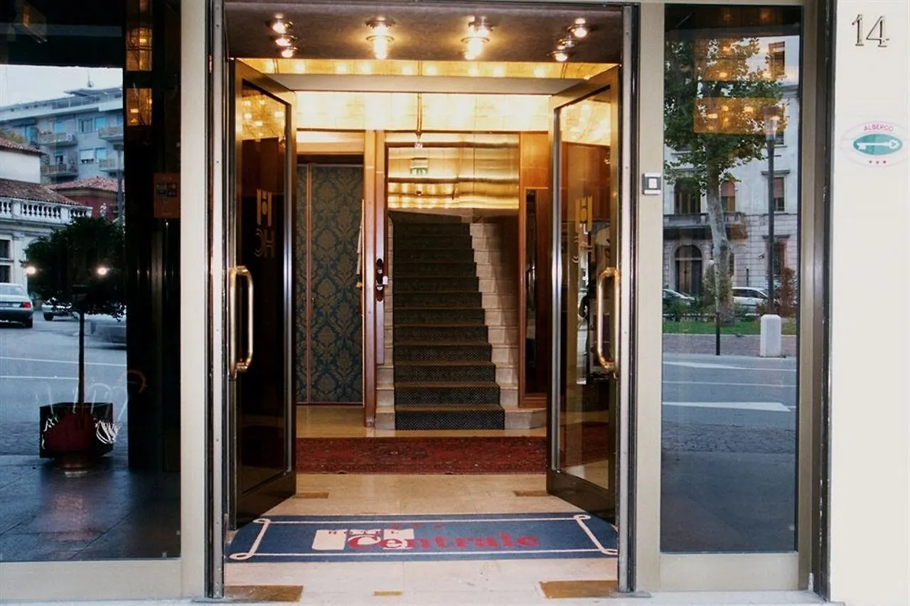 מסטרה Hotel Centrale