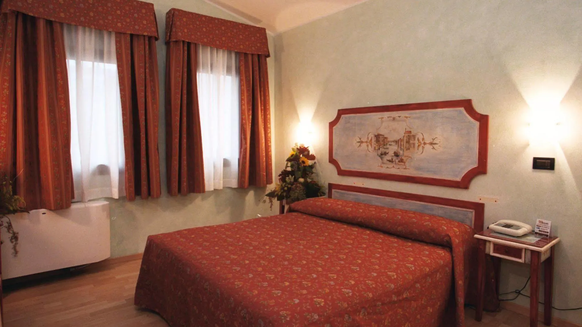 מסטרה Hotel Centrale 3*,