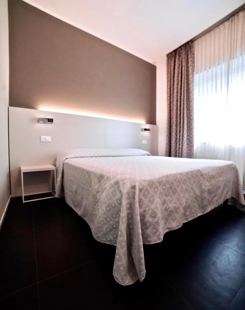 מסטרה Hotel Centrale 3*,